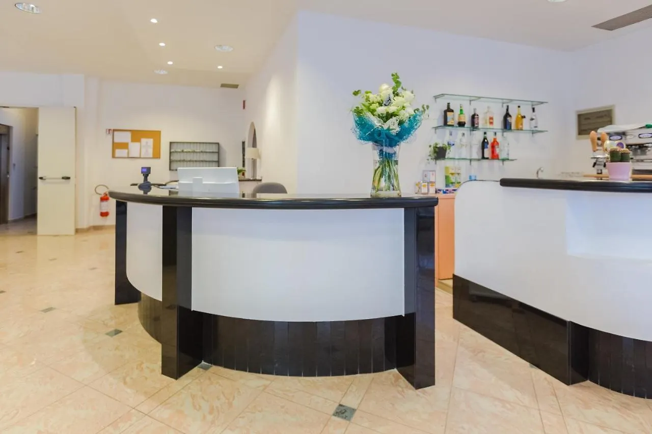Hotel Altamarea Misano Adriatico 3*,